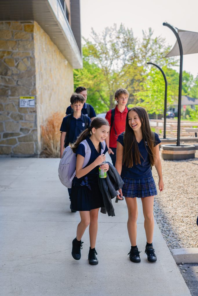 Élèves du Collège NF sur le campus
