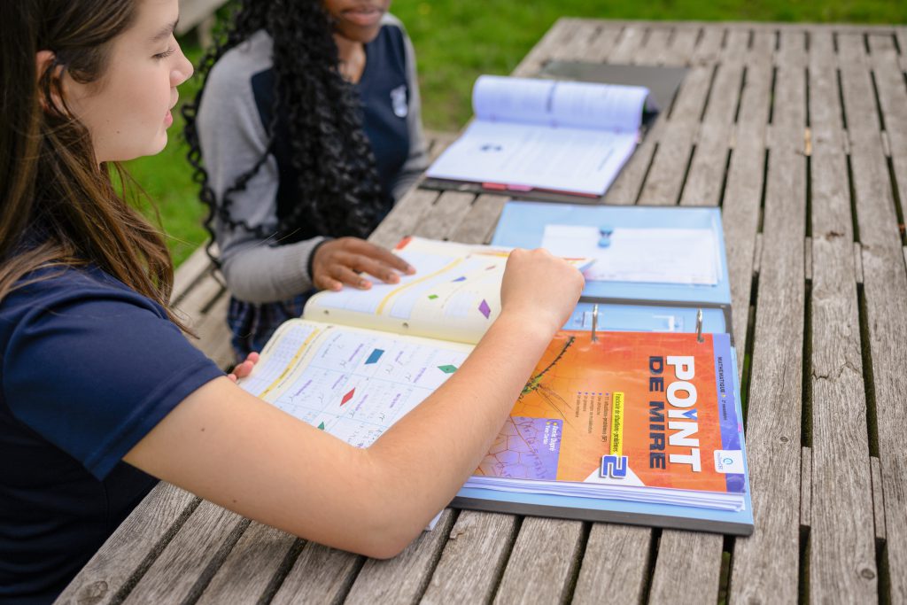 Cahiers et livres scolaires