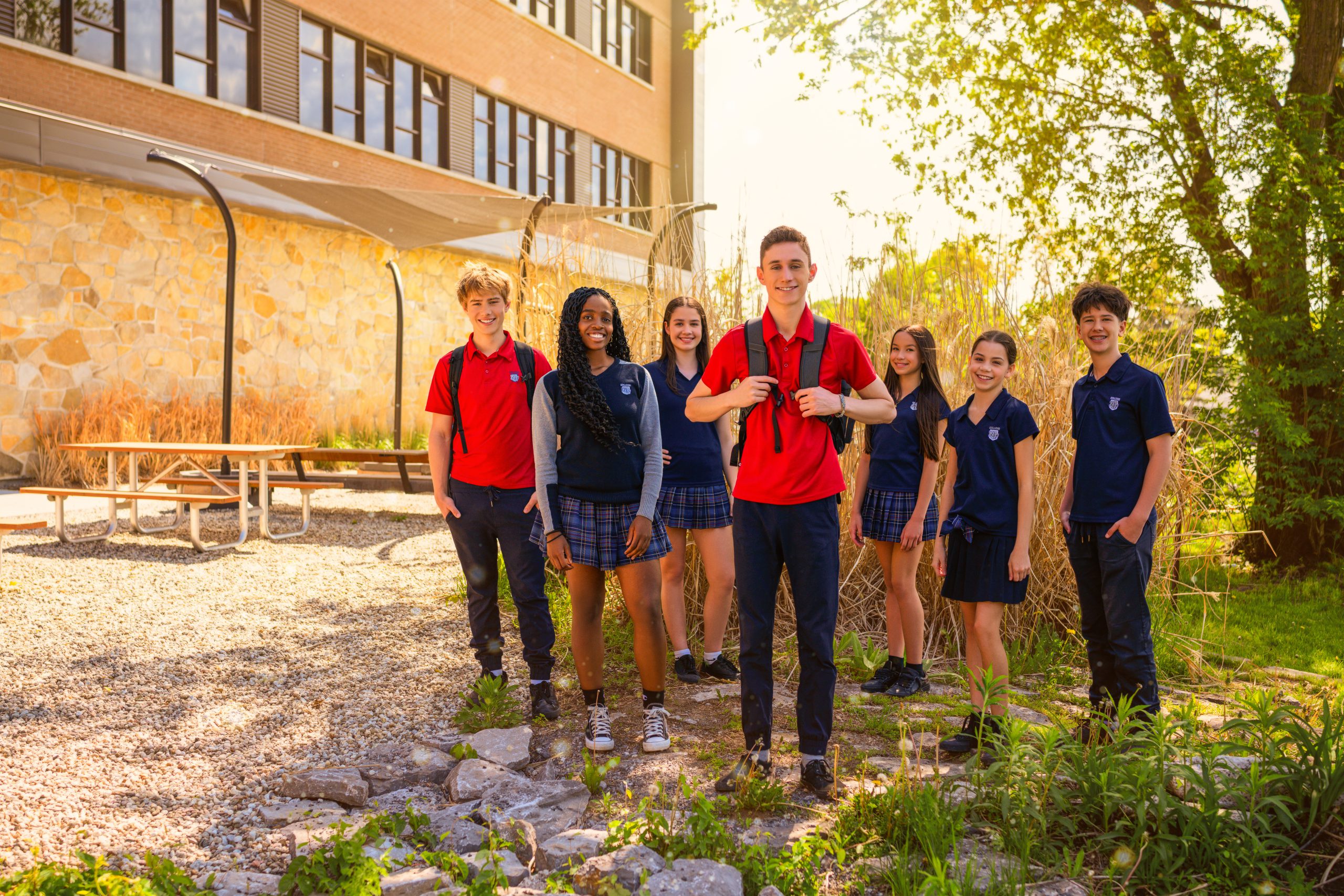 Groupe d’élèves du Collège NF à l’extérieur